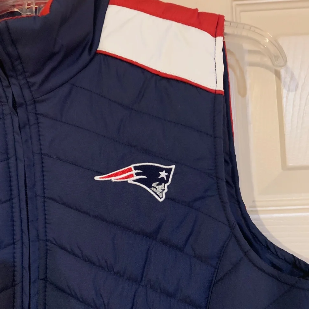 NFL Team Apparel New England Patriots Navy Blue/White/Red Lined Vest sz S/CH